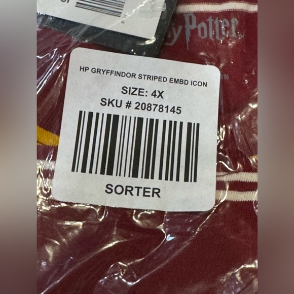 NWT Box Lunch Warner Bros. Harry Potter Gryffindor Red Striped T-Shirt size 4X - Picture 4 of 5